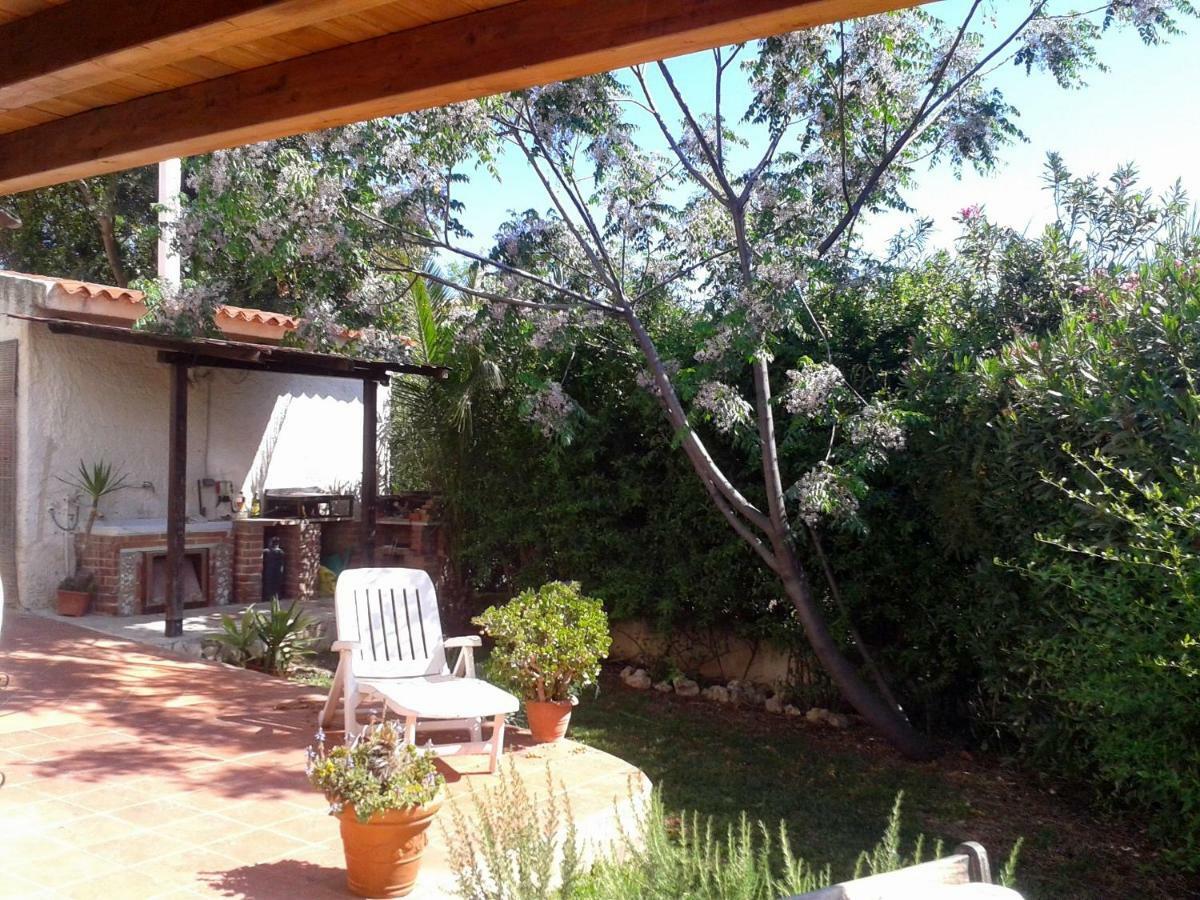 A Due Passi Dal Mare Con Piscina Villa Fontane Bianche Buitenkant foto