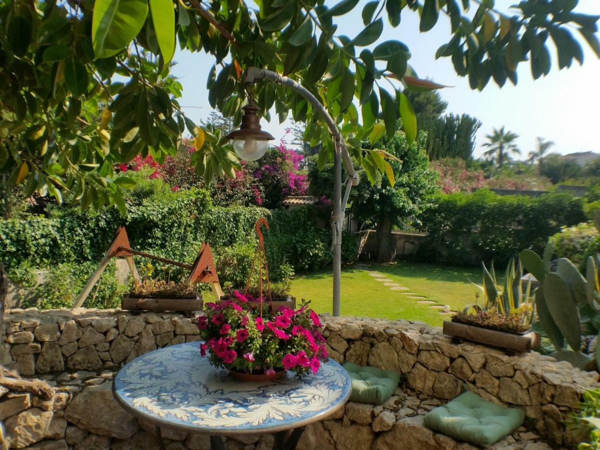 A Due Passi Dal Mare Con Piscina Villa Fontane Bianche Buitenkant foto